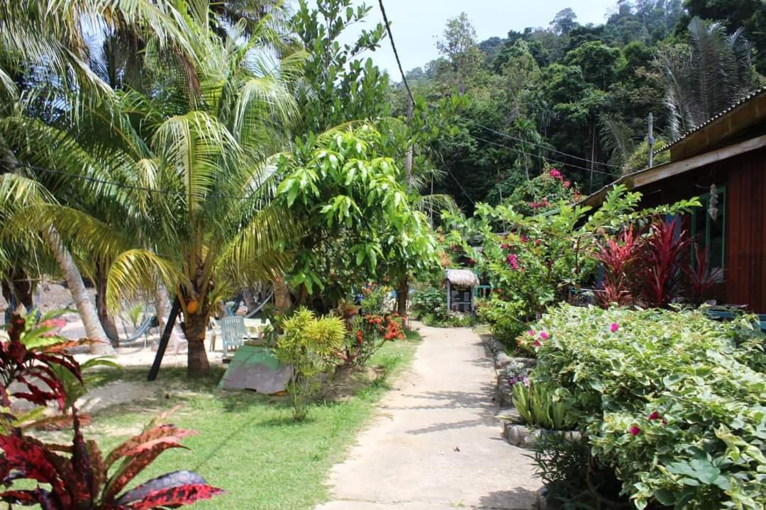 Ella'S Place Salang Tioman Kampong Ayer Batang Exteriér fotografie